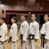 個性溢れる黒帯集合写真2024