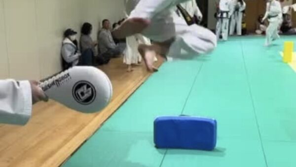 ノモチャギで約2m60cmを飛び越える⁉️