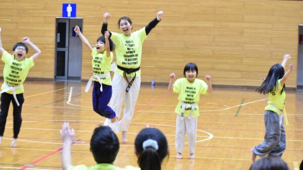 ③夜ご飯食べてレクじゃ〜！！
